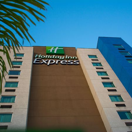 Holiday Inn Express Saltillo Zona Aeropuerto By Ihg Exteriér fotografie