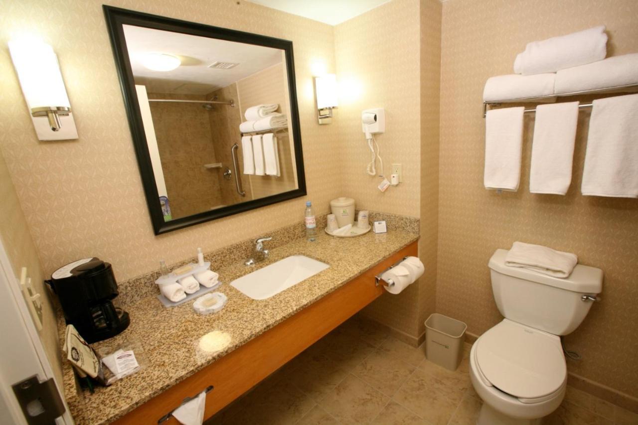 Holiday Inn Express Saltillo Zona Aeropuerto By Ihg Exteriér fotografie