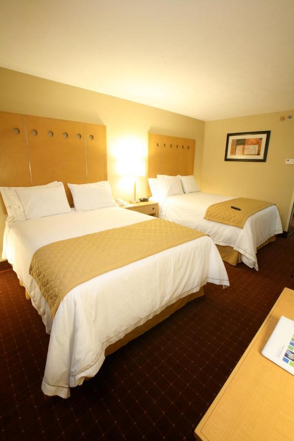 Holiday Inn Express Saltillo Zona Aeropuerto By Ihg Exteriér fotografie