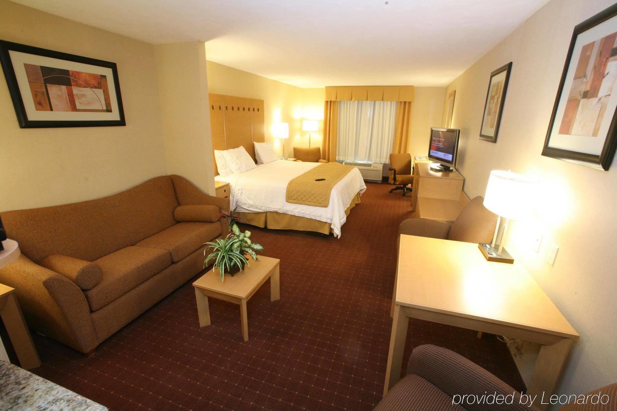 Holiday Inn Express Saltillo Zona Aeropuerto By Ihg Exteriér fotografie